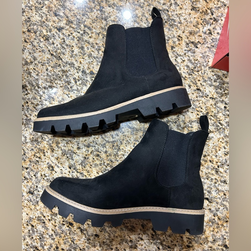 Chinese Laundry women’s black suede Piper Bootie